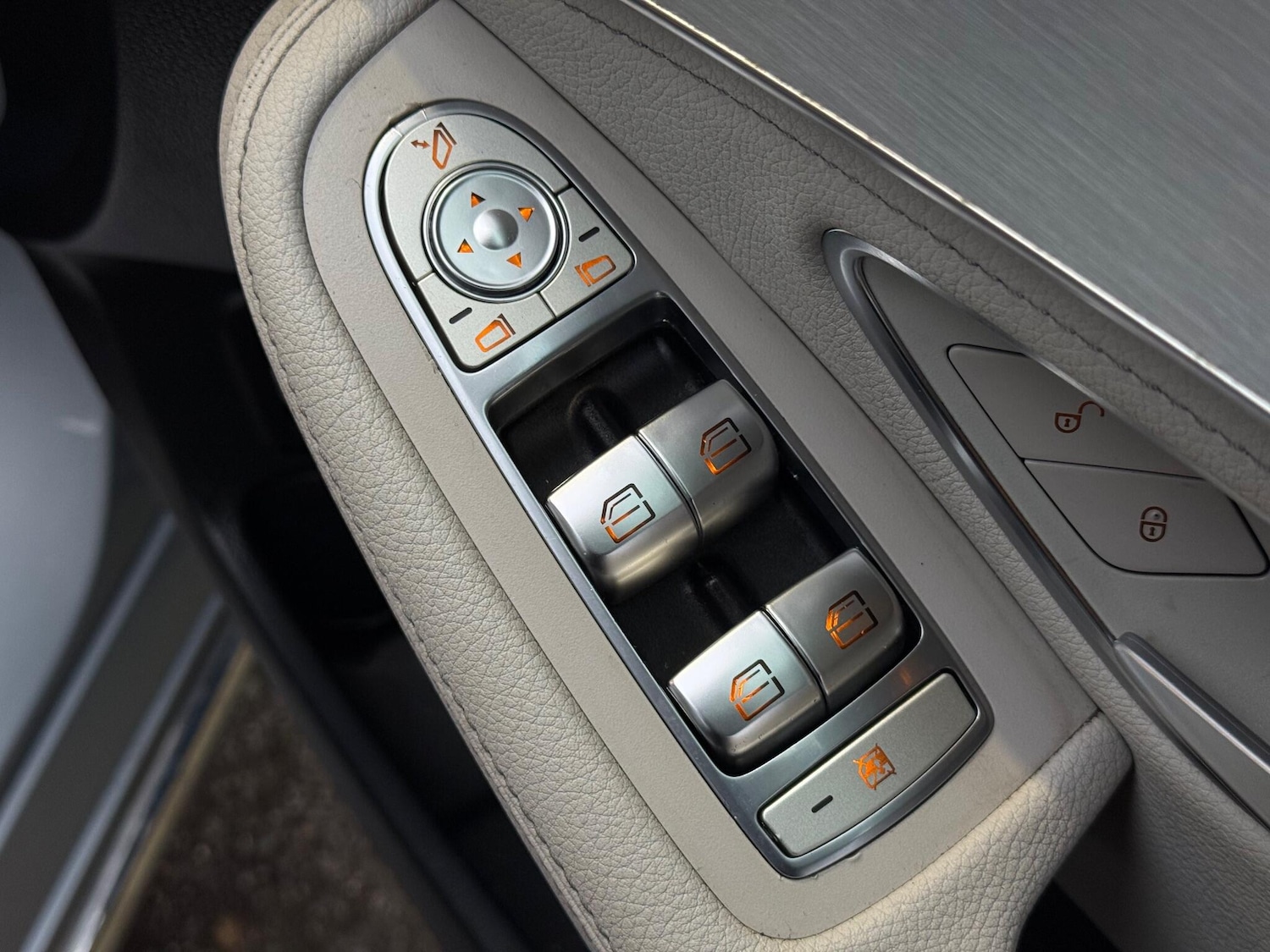 Used Mercedes-Benz C Class 2015 for sale - 77066680: Photo 56