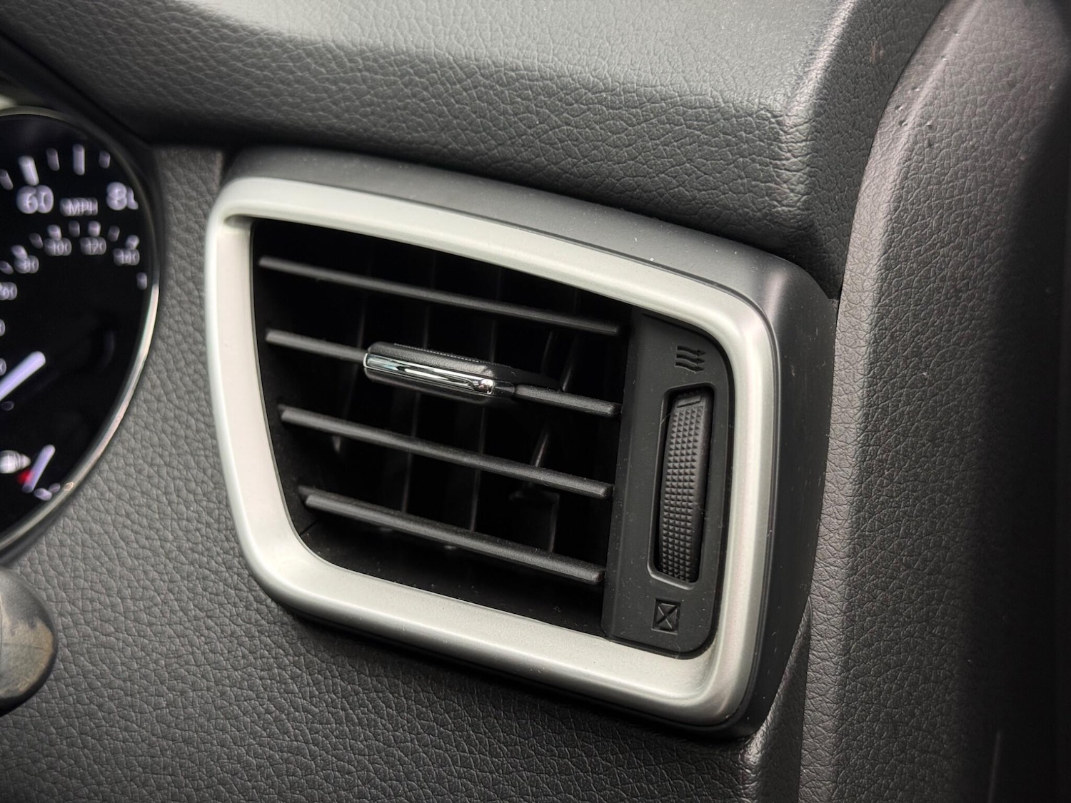 Used Nissan X-Trail 2016 for sale - 77625262: Photo 88