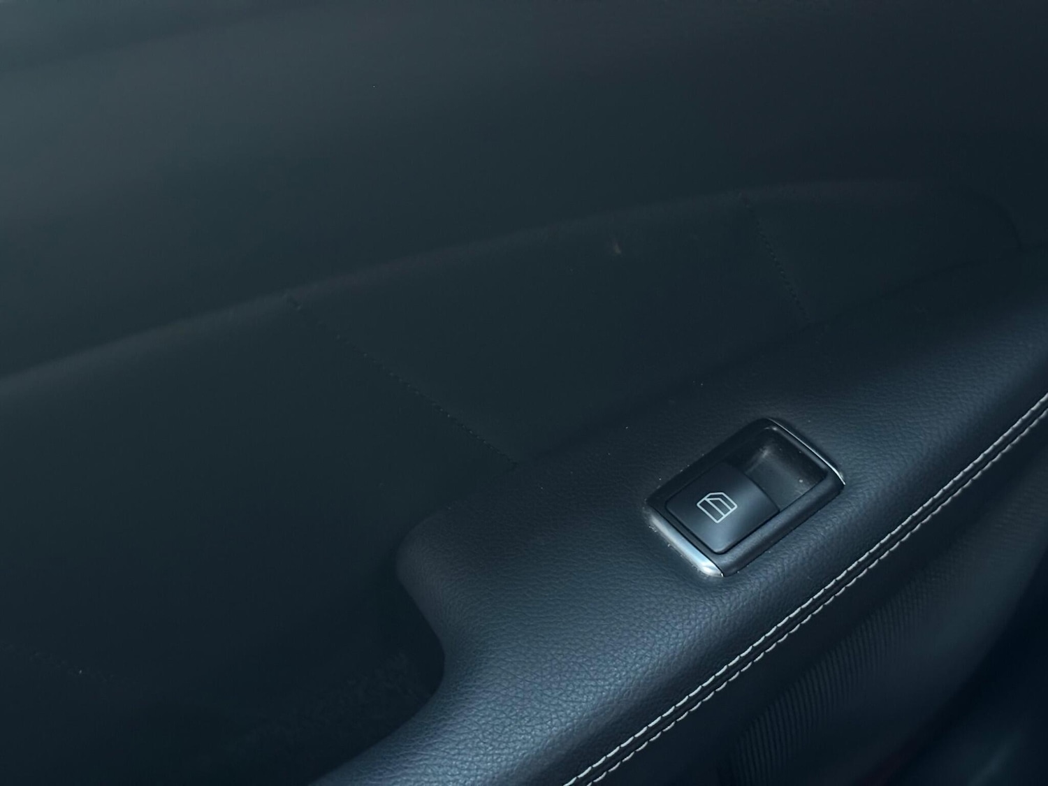 Used Mercedes-Benz CLS 2012 for sale - 76801053: Photo 40