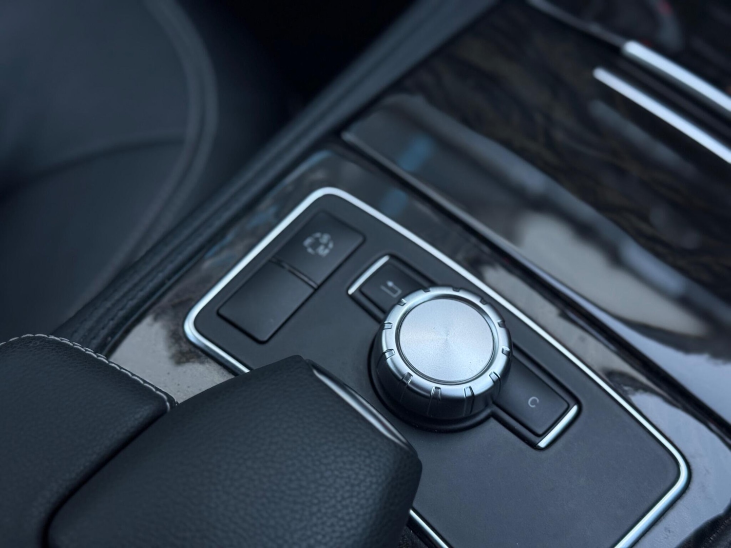 Used Mercedes-Benz CLS 2012 for sale - 76801053: Photo 46