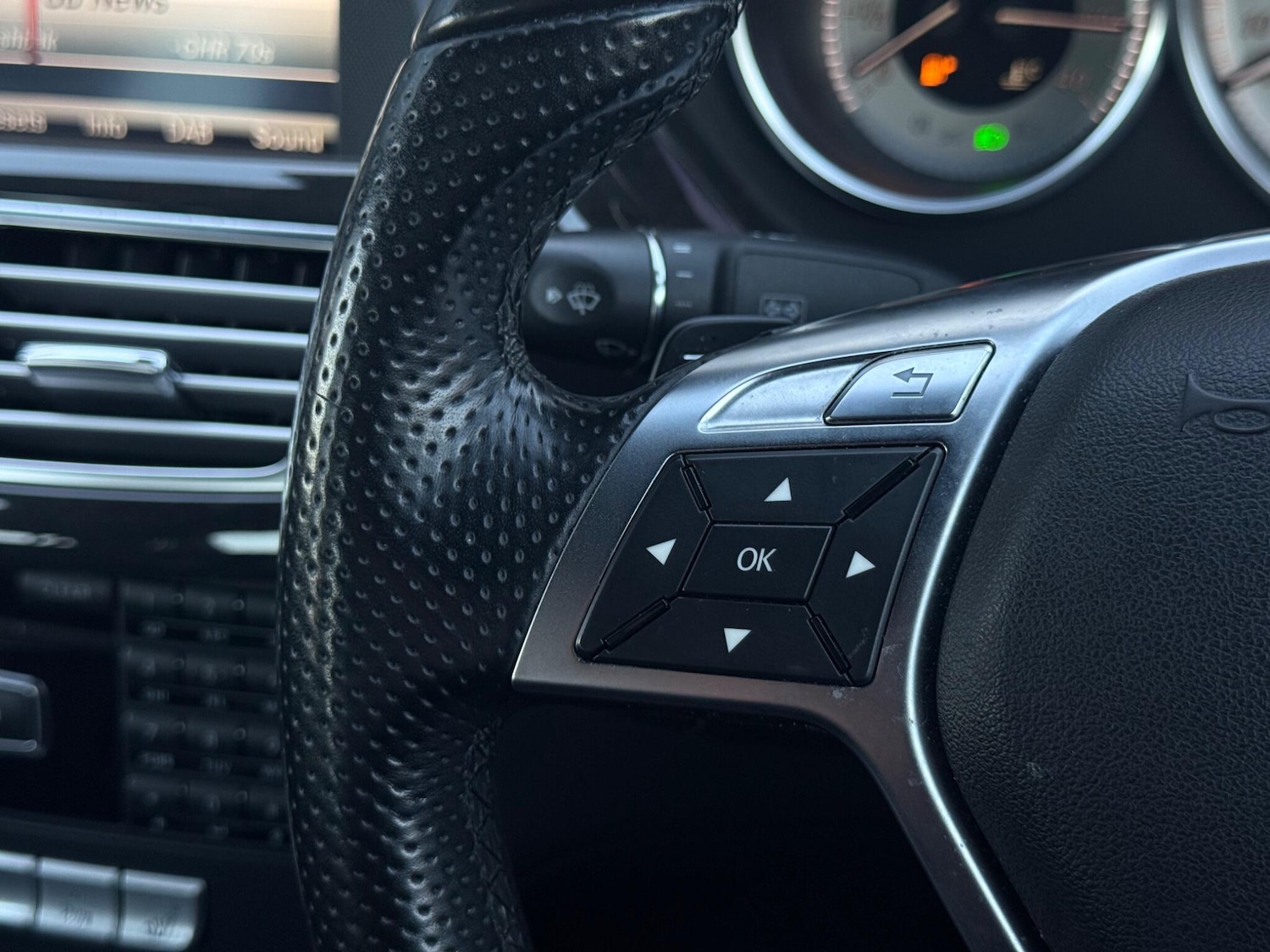 Used Mercedes-Benz CLS 2012 for sale - 76801053: Photo 47