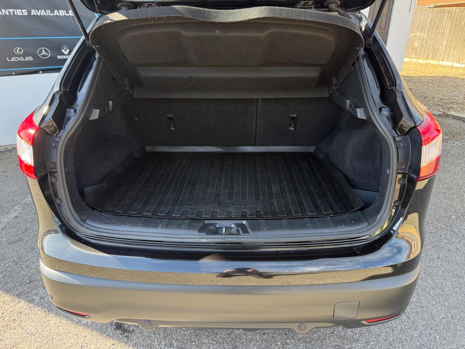 Used Nissan Qashqai 2015 for sale - 77940490: Photo 46