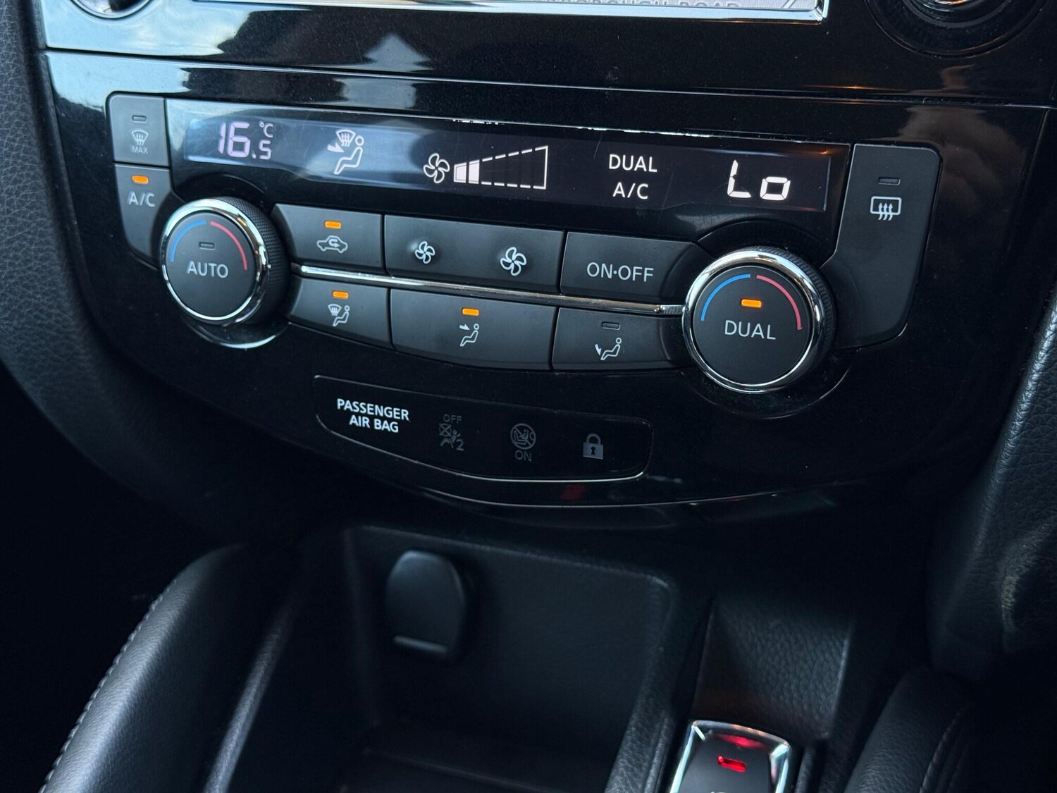 Used Nissan Qashqai 2015 for sale - 77940490: Photo 77