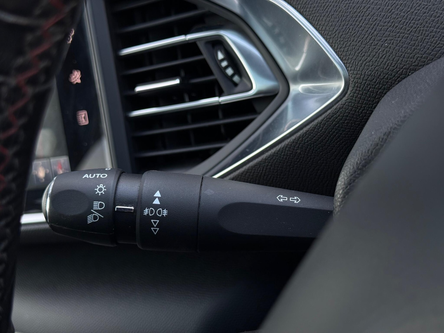 Used Peugeot 308 2015 for sale - 77671138: Photo 95