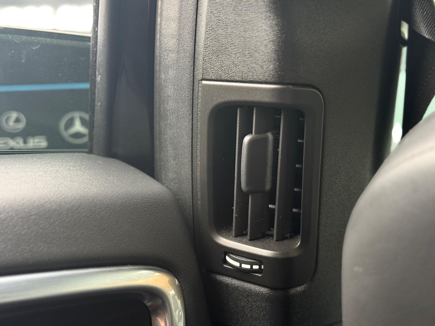 Used Volvo XC60 2012 for sale - 76424795: Photo 35