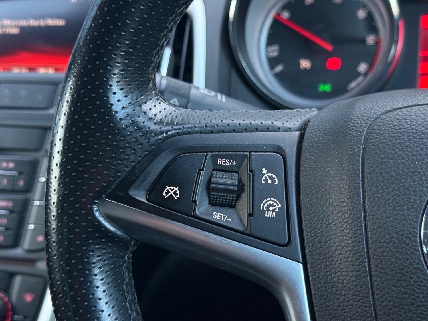 Used Vauxhall Astra GTC 2015 for sale - 76839735: Photo 40