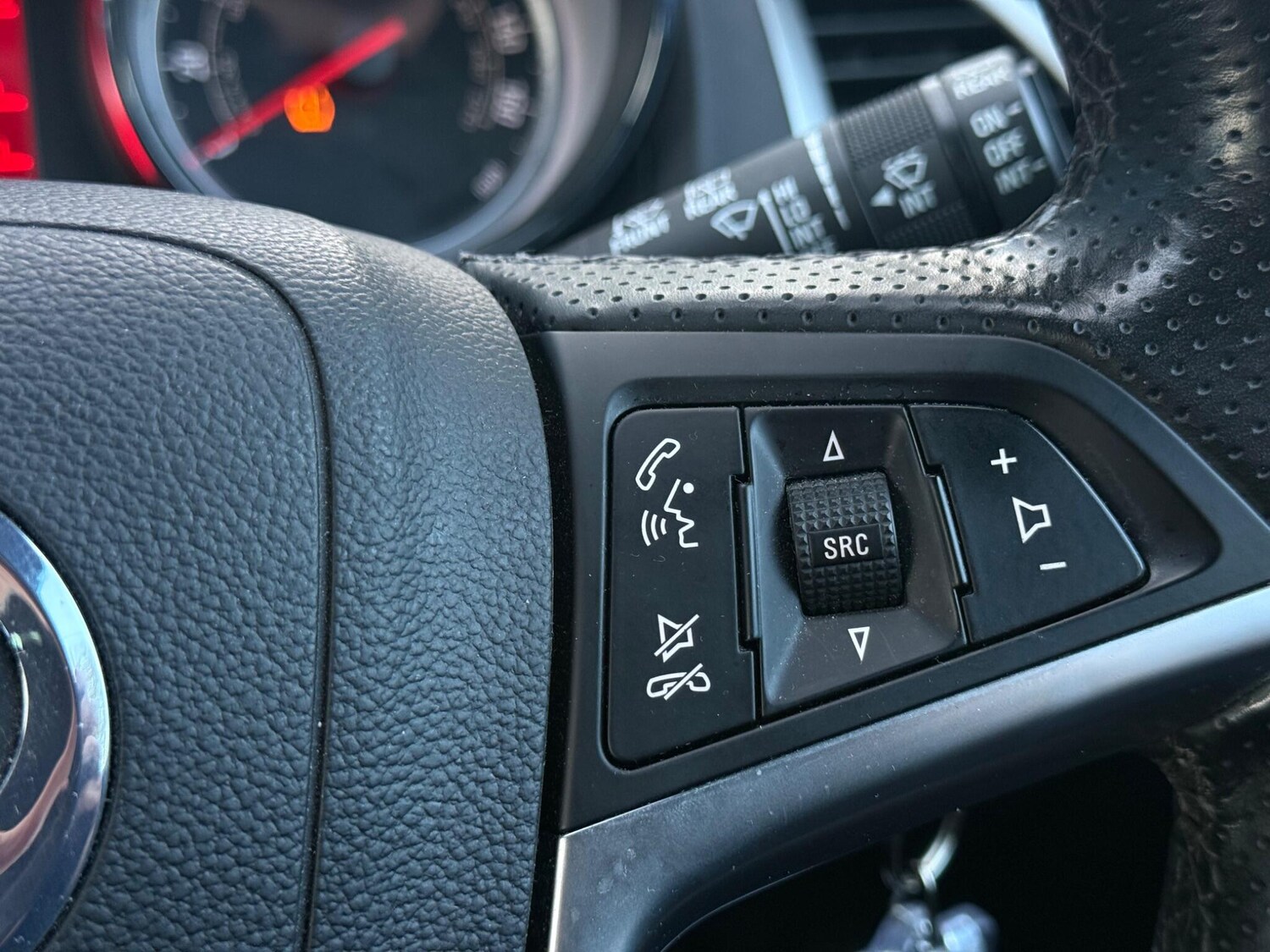 Used Vauxhall Astra GTC 2015 for sale - 76839735: Photo 41