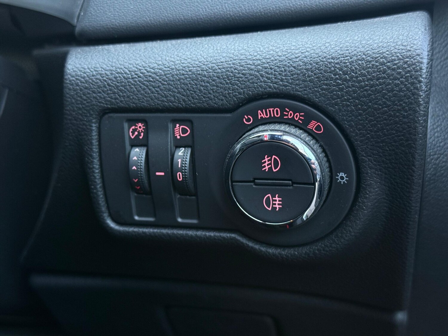 Used Vauxhall Astra GTC 2015 for sale - 76839735: Photo 45