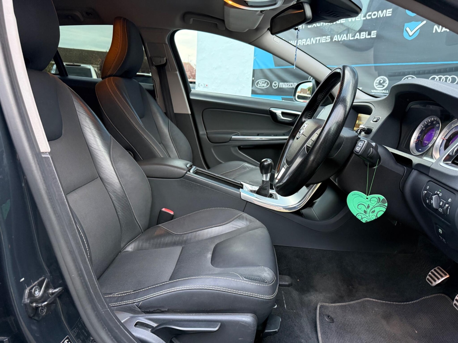 Used Volvo V60 for sale - 76484791: Photo 19