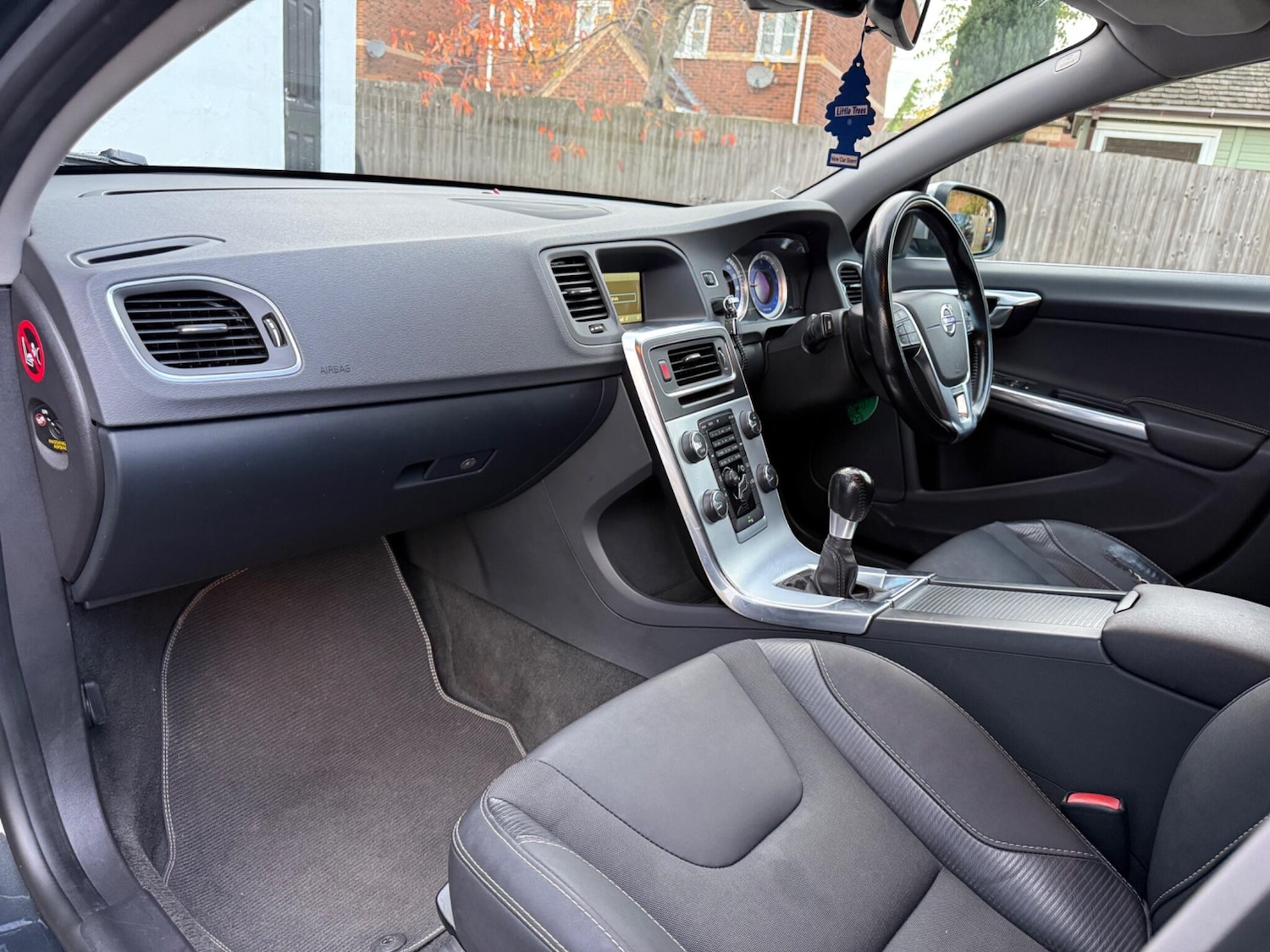 Used Volvo V60 for sale - 76484791: Photo 27