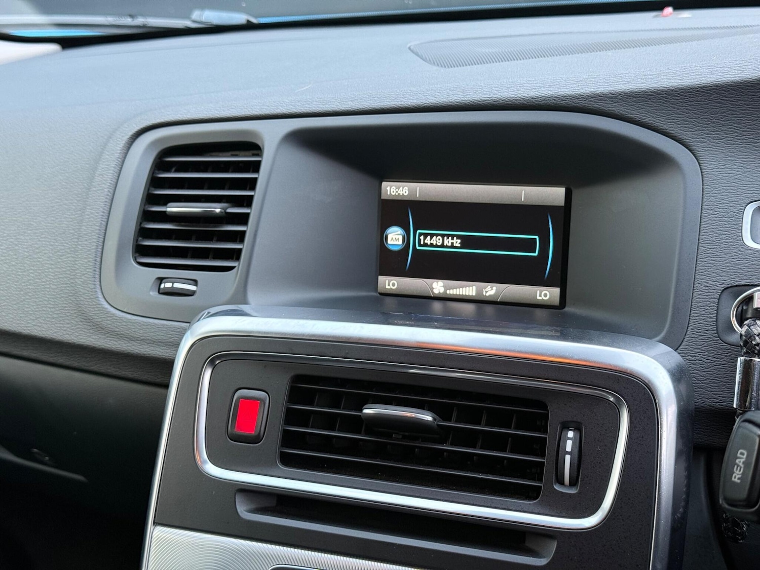 Used Volvo V60 for sale - 76484791: Photo 33