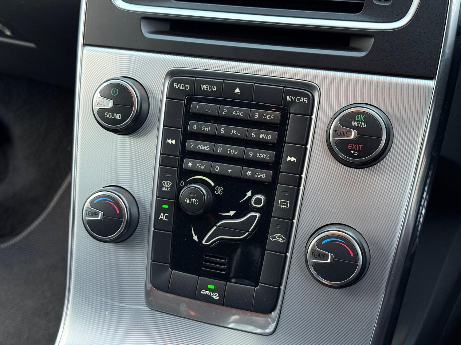 Used Volvo V60 for sale - 76484791: Photo 34