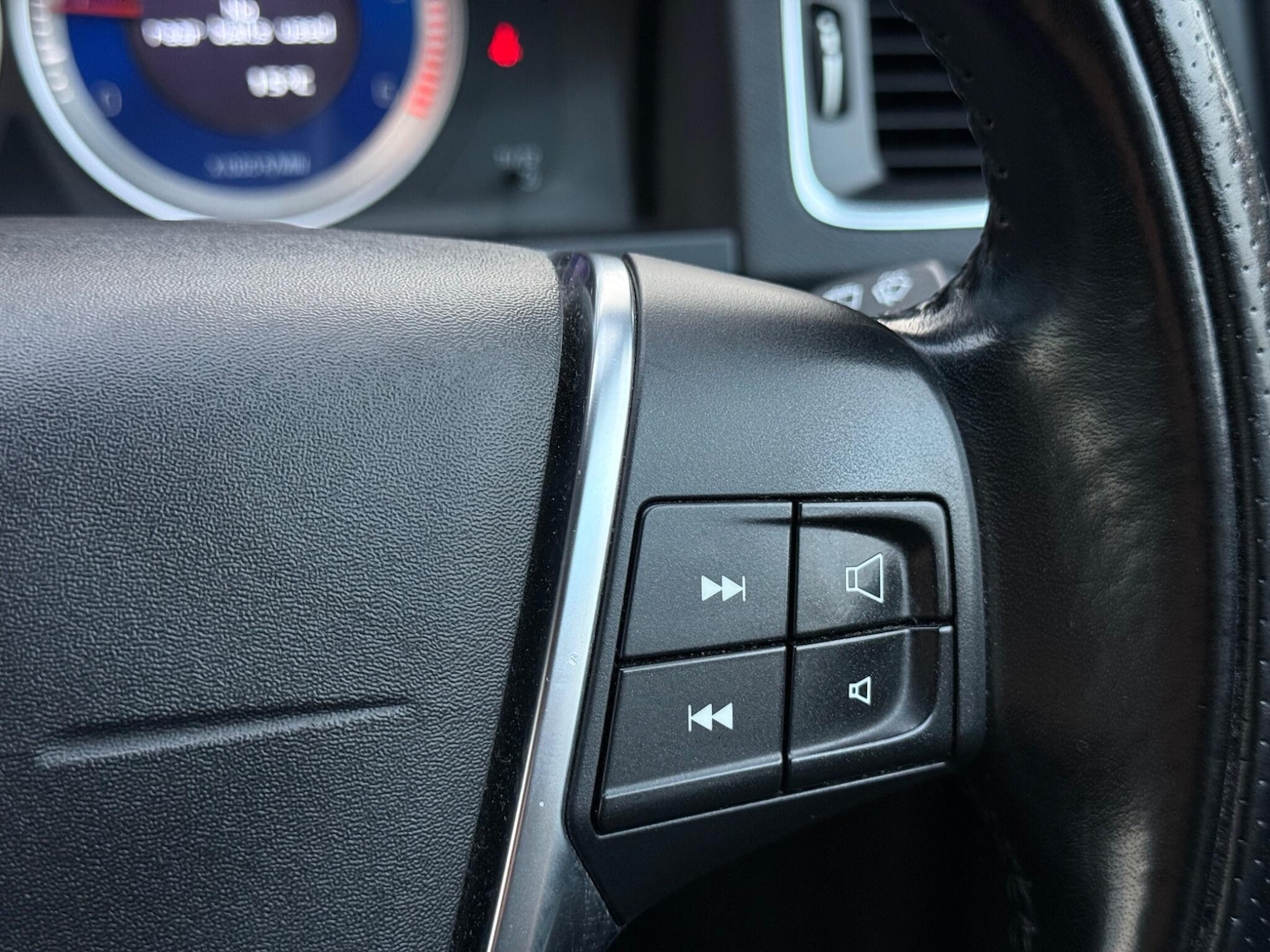 Used Volvo V60 for sale - 76484791: Photo 36