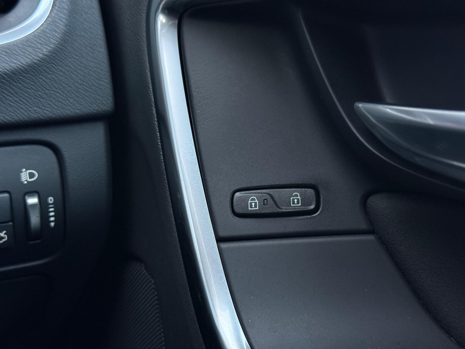 Used Volvo V60 for sale - 76484791: Photo 38