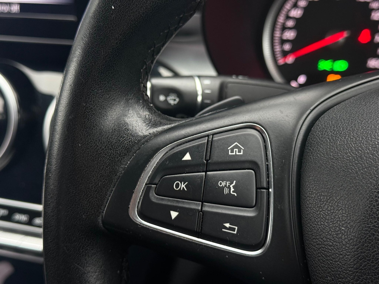 Used Mercedes-Benz C Class 2017 for sale - 76765436: Photo 44