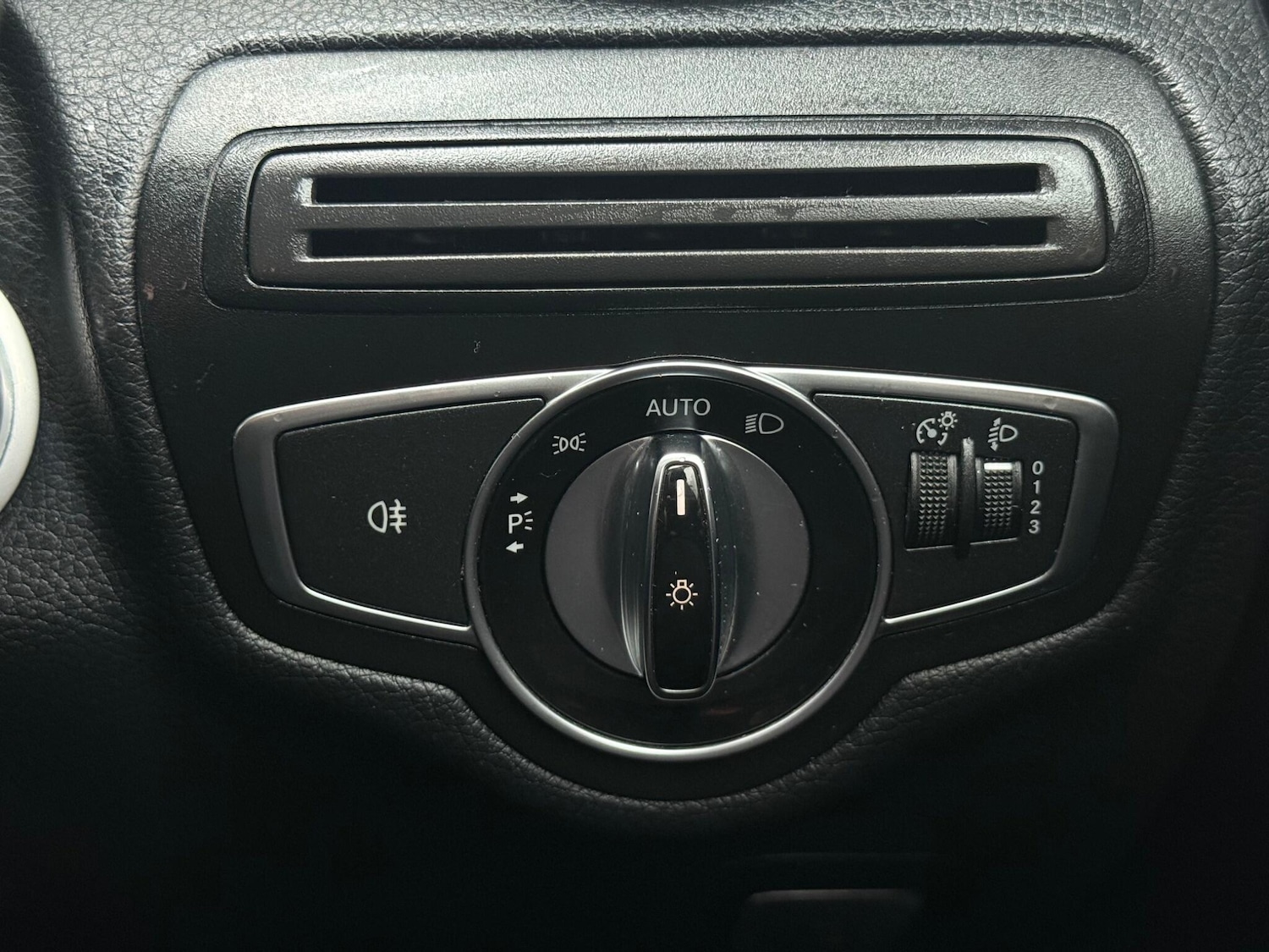 Used Mercedes-Benz C Class 2017 for sale - 76765436: Photo 49