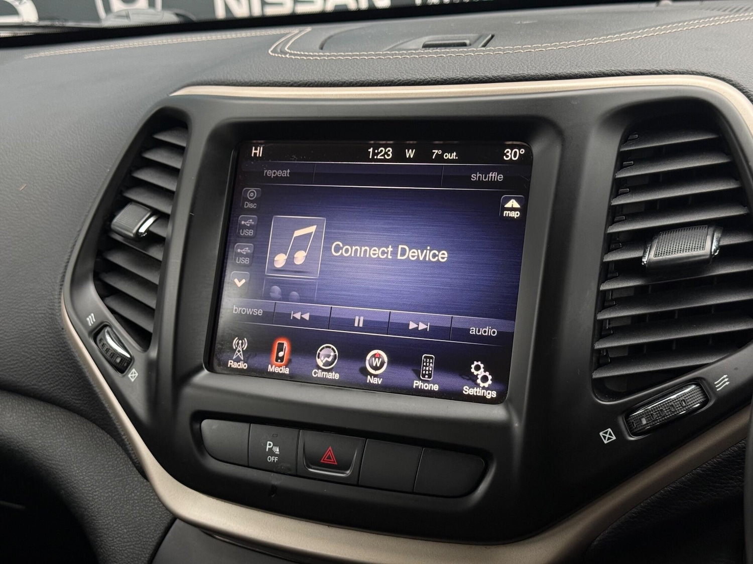 Used Jeep Cherokee 2015 for sale - 77306348: Photo 69