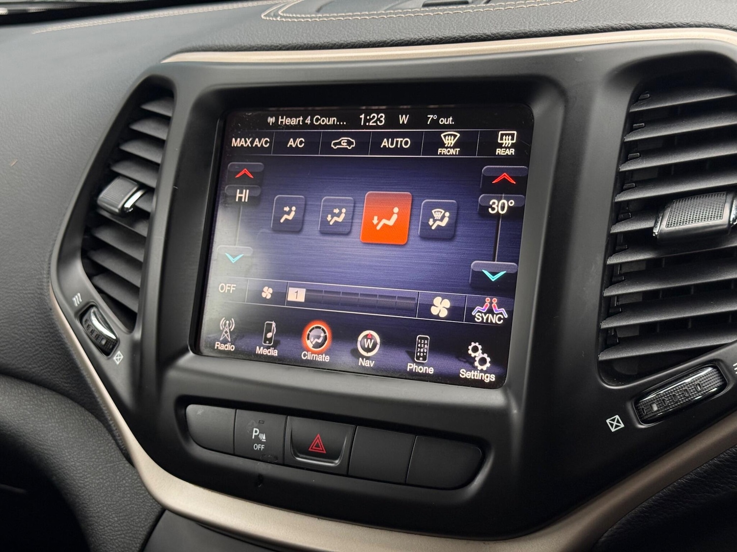 Used Jeep Cherokee 2015 for sale - 77306348: Photo 71