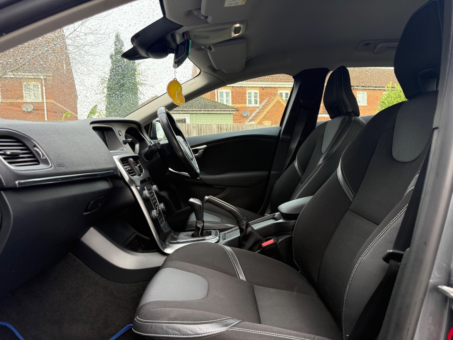 Used Volvo V40 2016 for sale - 76562351: Photo 29