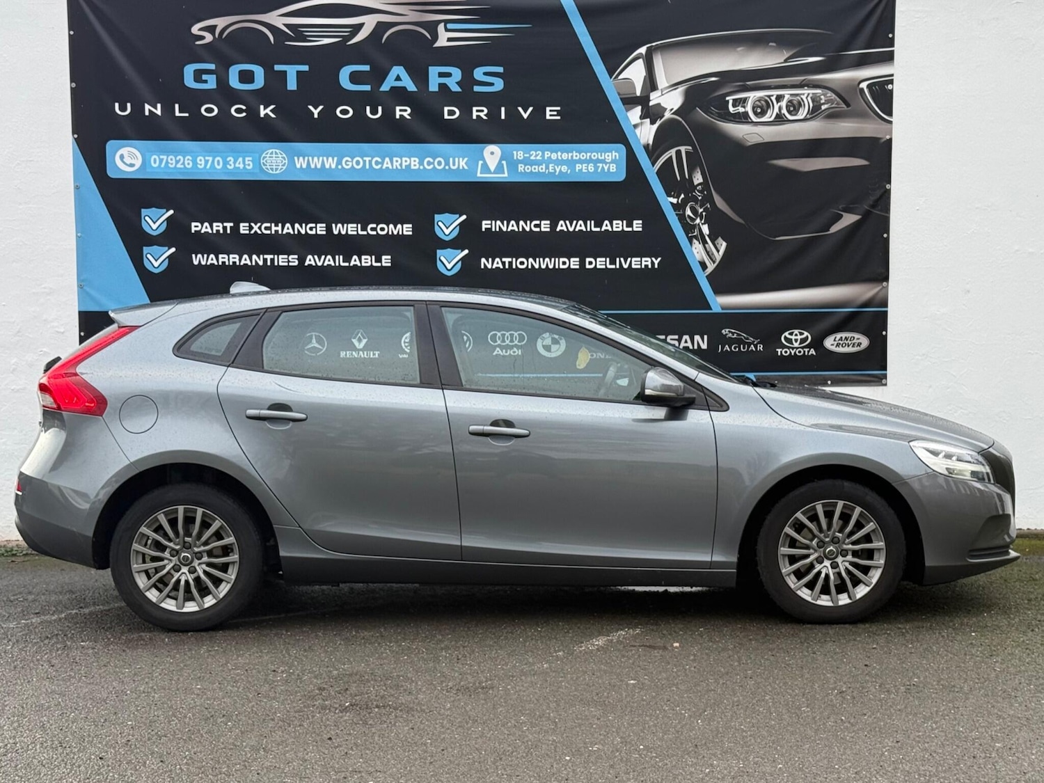 Used Volvo V40 2016 for sale - 76562351: Photo 4