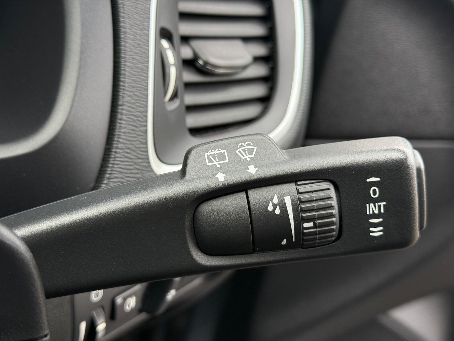 Used Volvo V40 2016 for sale - 76562351: Photo 45