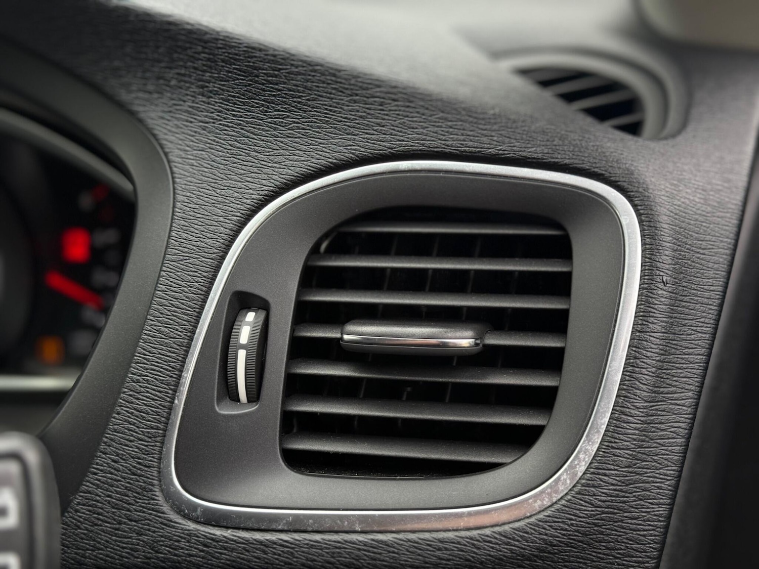 Used Volvo V40 2016 for sale - 76562351: Photo 48