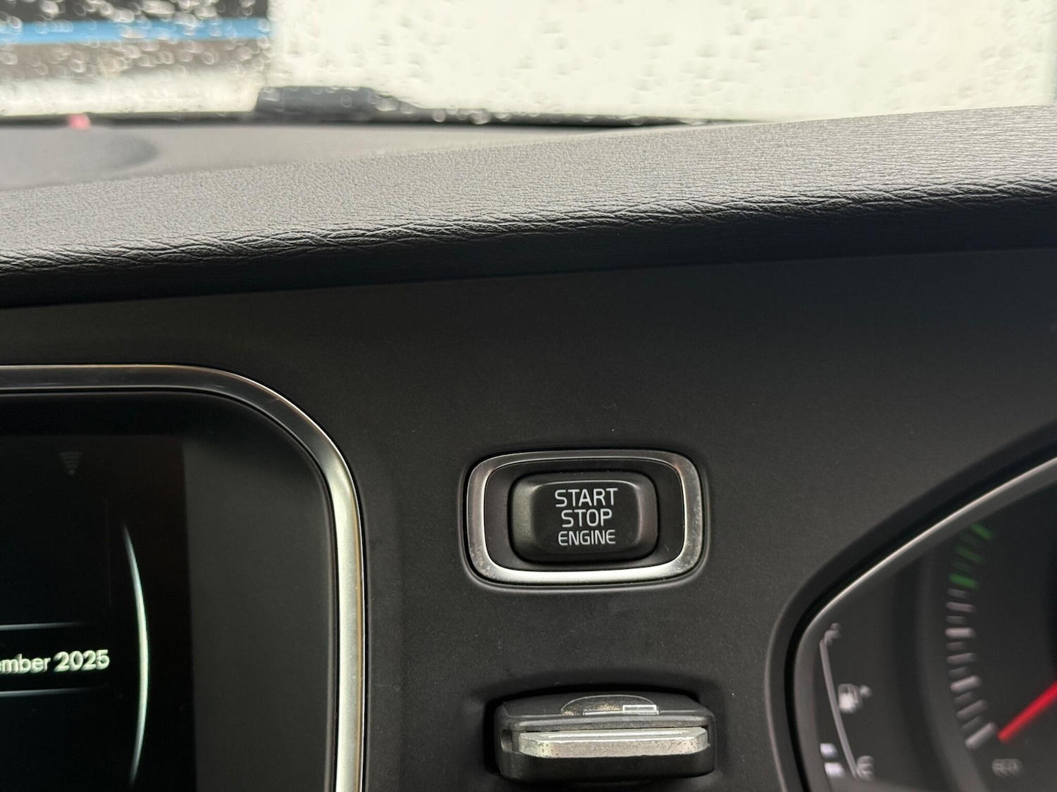 Used Volvo V40 2016 for sale - 76562351: Photo 50