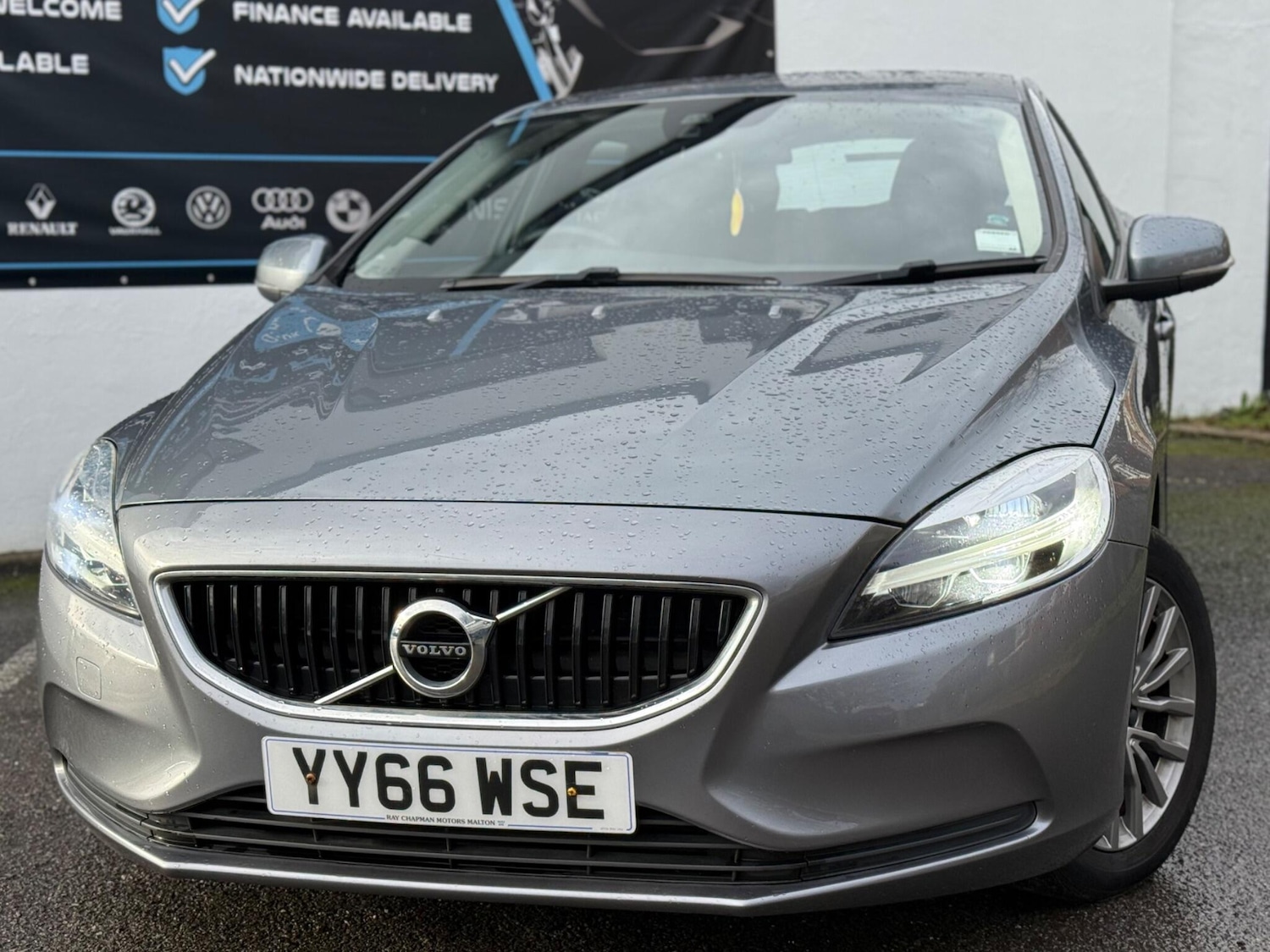 Used Volvo V40 2016 for sale - 76562351: Photo 6