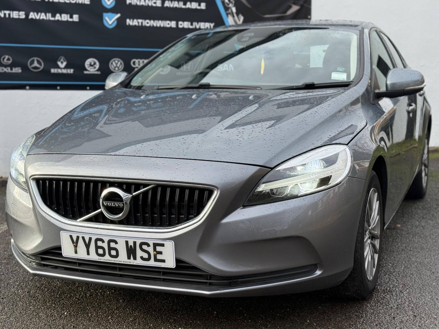 Used Volvo V40 2016 for sale - 76562351: Photo 8