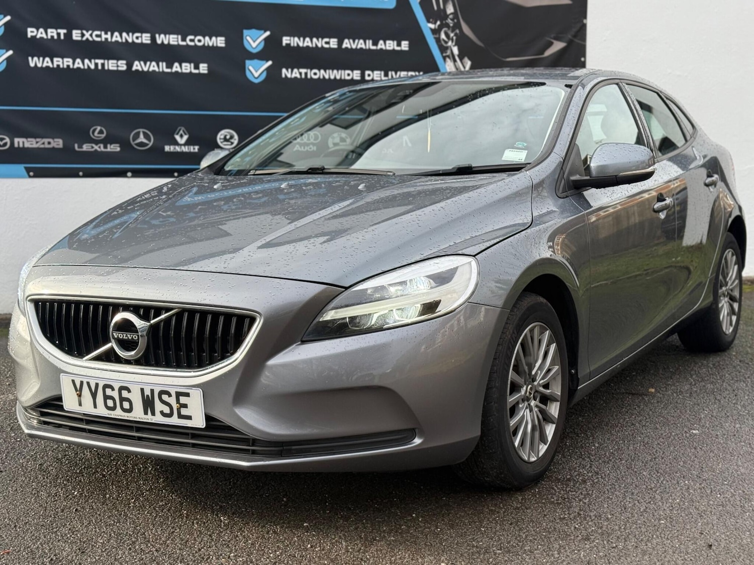 Used Volvo V40 2016 for sale - 76562351: Photo 9