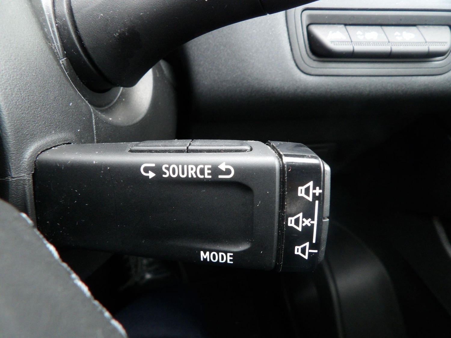 Used Renault Captur 2022 for sale - 77131904: Photo 23