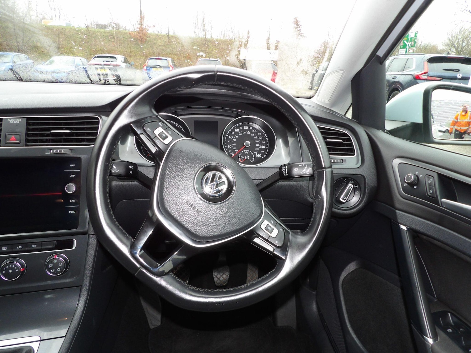 Used Volkswagen Golf 2018 for sale - 77120610: Photo 36