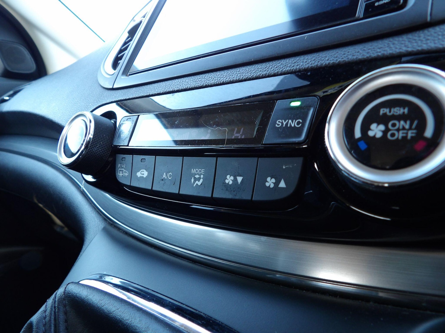 Used Honda CR-V 2015 for sale - 77993401: Photo 22