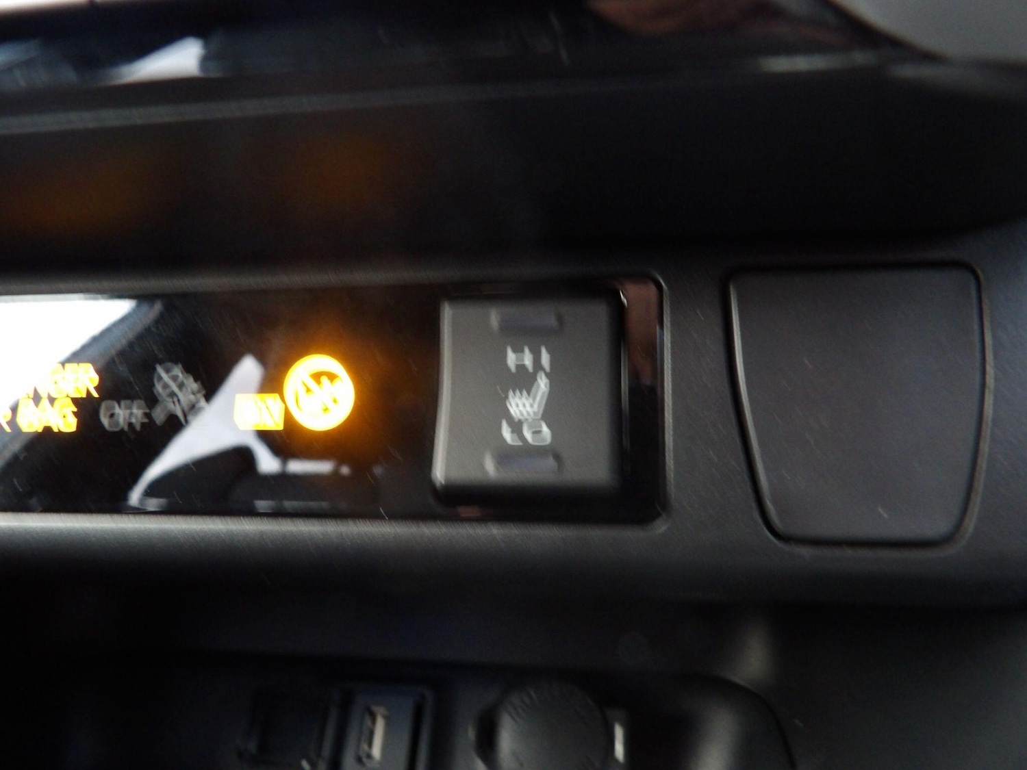 Used Toyota RAV4 2022 for sale - 76306656: Photo 30