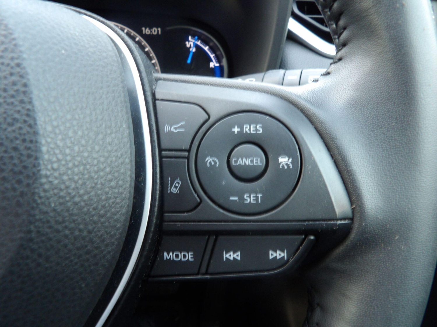 Used Toyota RAV4 2022 for sale - 76306656: Photo 33