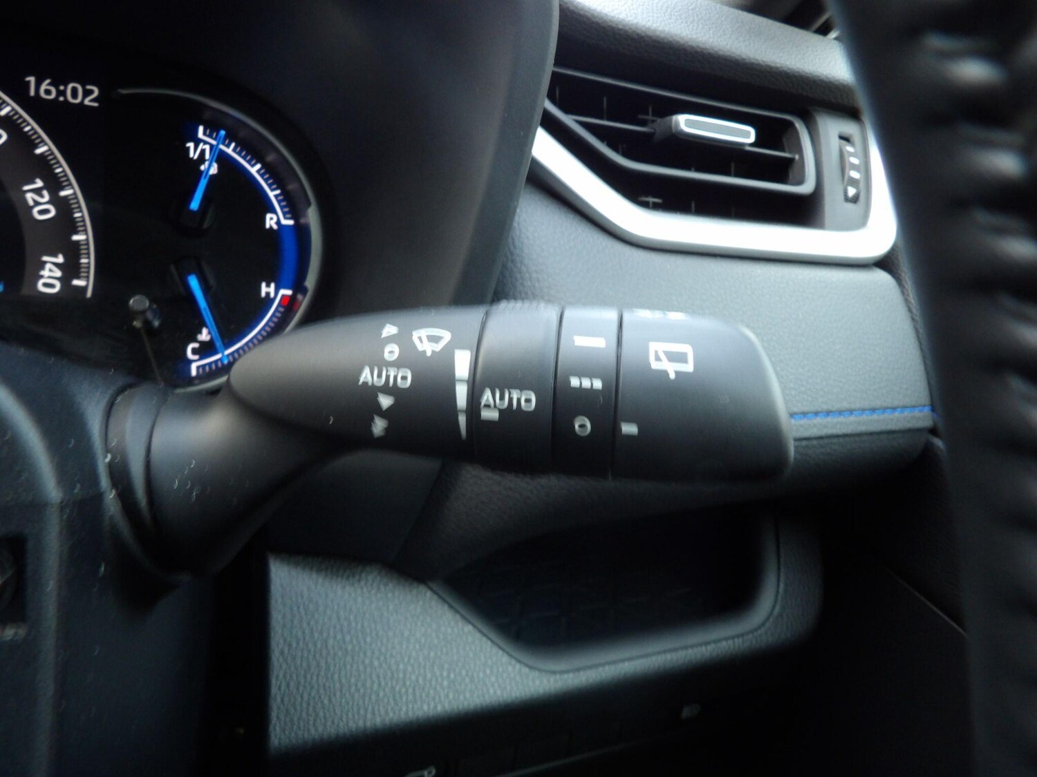 Used Toyota RAV4 2022 for sale - 76306656: Photo 35
