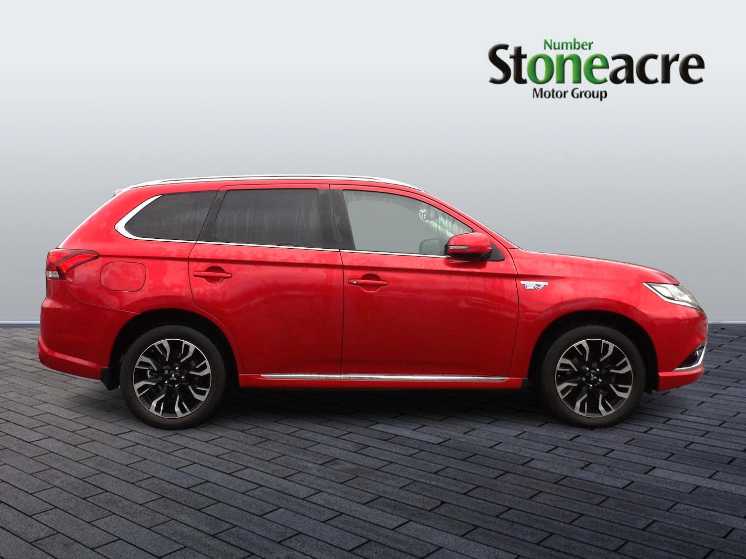 Used Mitsubishi Outlander 2017 for sale - 77238268: Photo 2