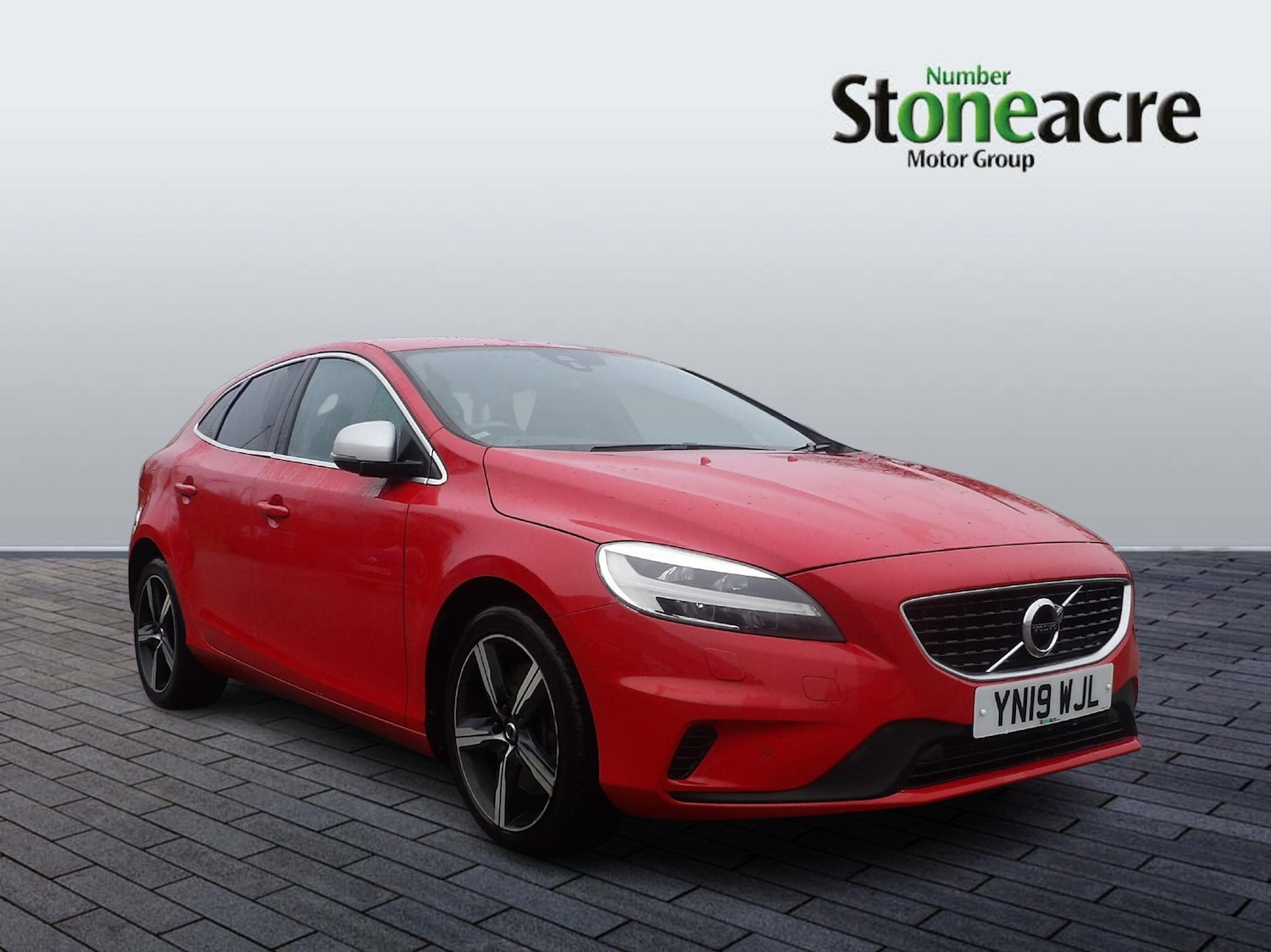 Used Volvo V40 2019 for sale - 77029628: Photo 1