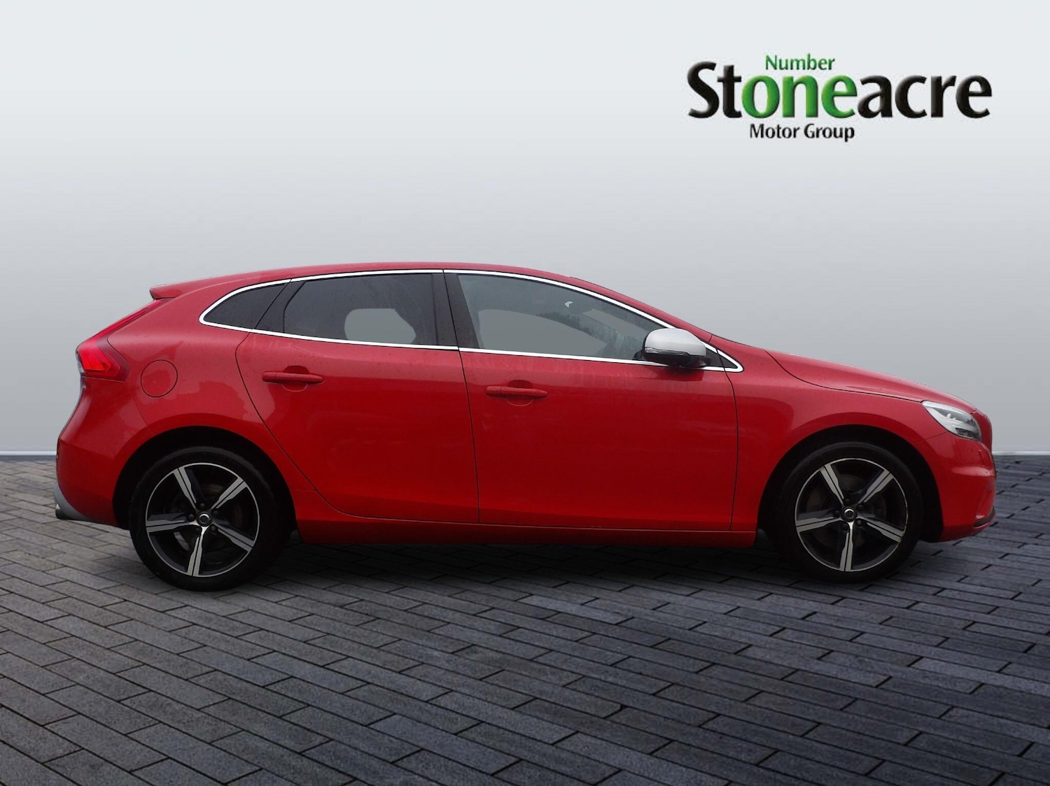Used Volvo V40 2019 for sale - 77029628: Photo 2