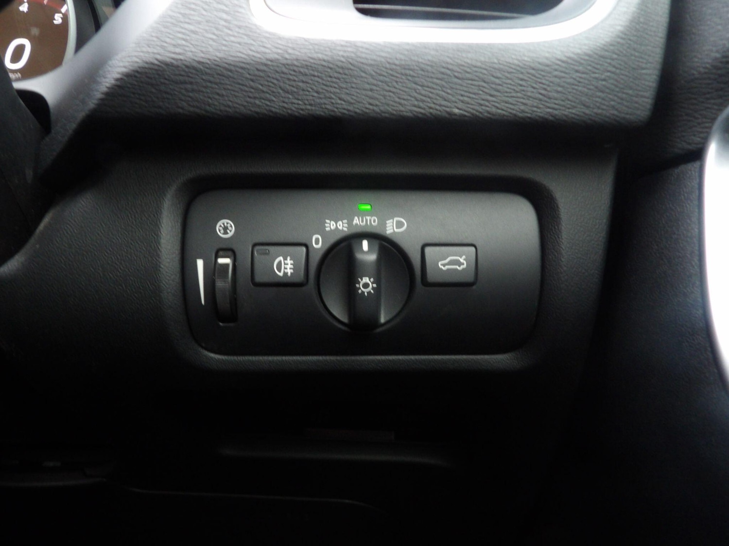 Used Volvo V40 2019 for sale - 77029628: Photo 21