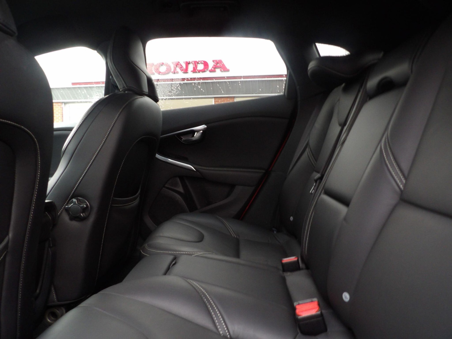 Used Volvo V40 2019 for sale - 77029628: Photo 31