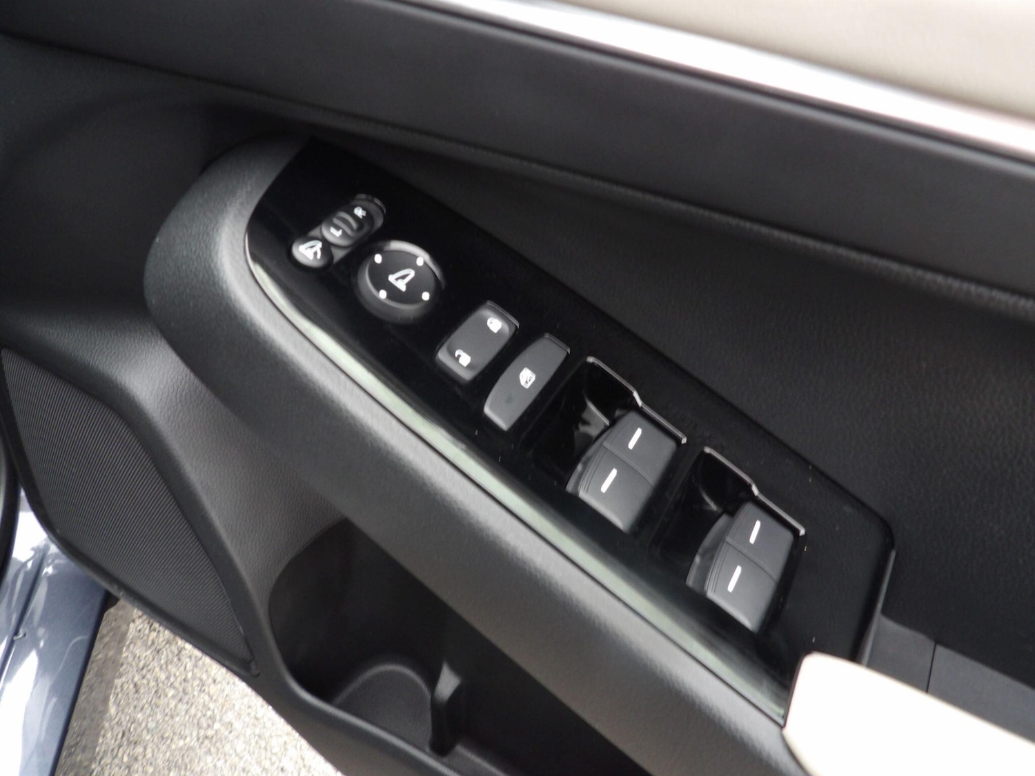 Used Honda HR-V 2023 for sale - 76327151: Photo 18