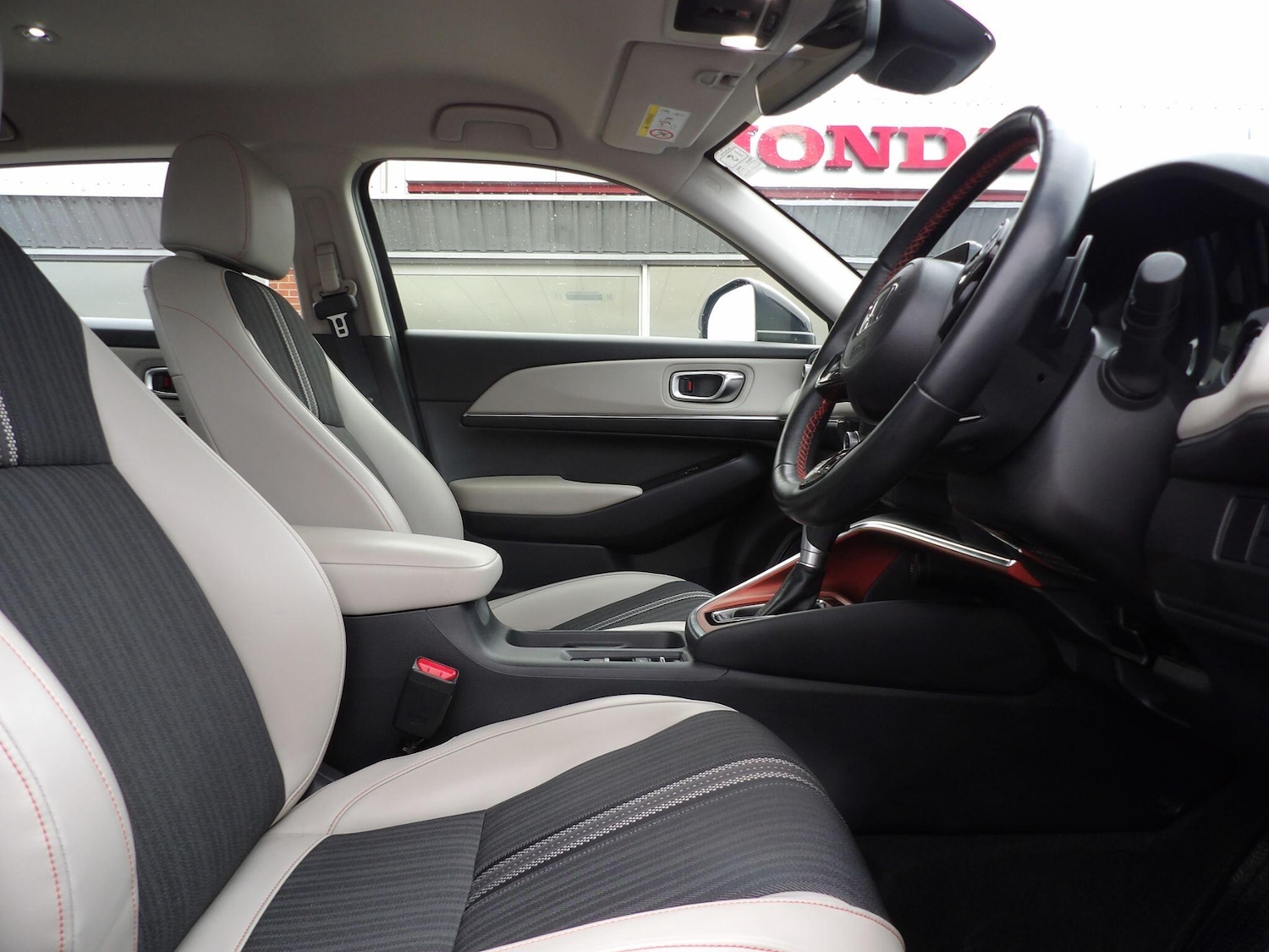 Used Honda HR-V 2023 for sale - 76327151: Photo 32