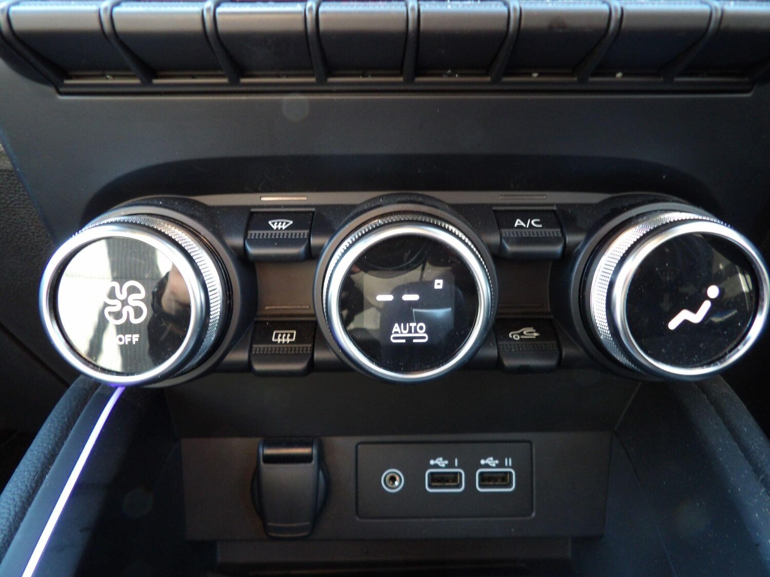 Used Renault Clio 2024 for sale - 77840007: Photo 29