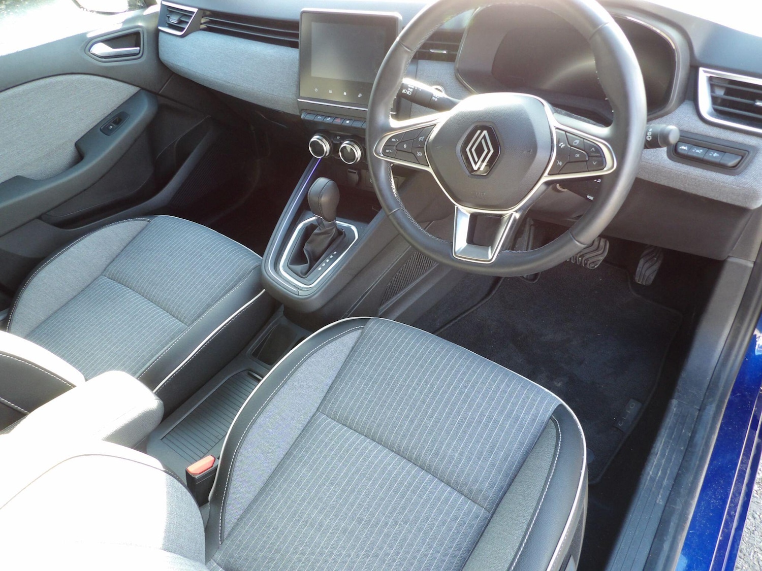 Used Renault Clio 2024 for sale - 77840007: Photo 9