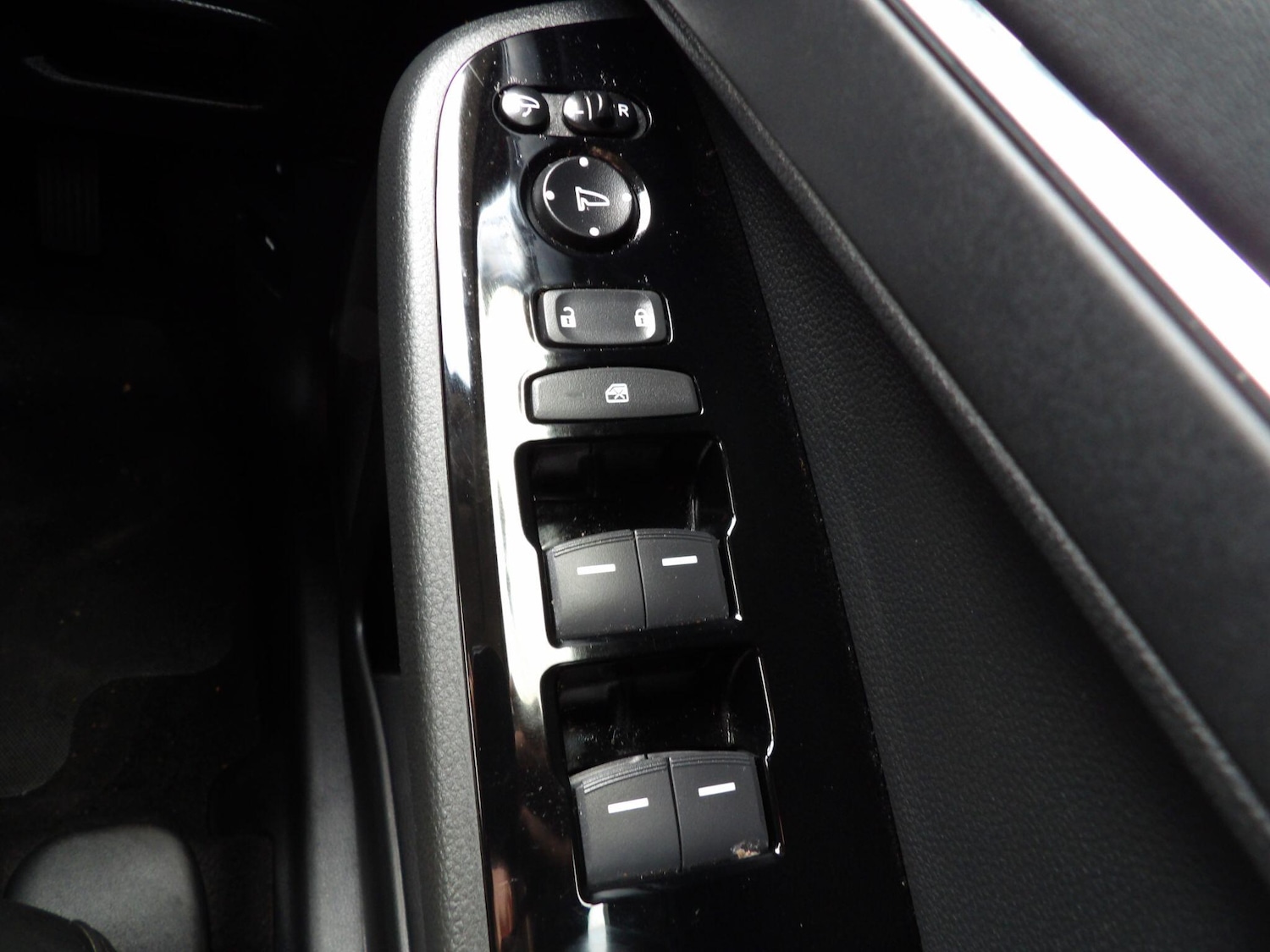 Used Honda HR-V for sale - 78128136: Photo 28