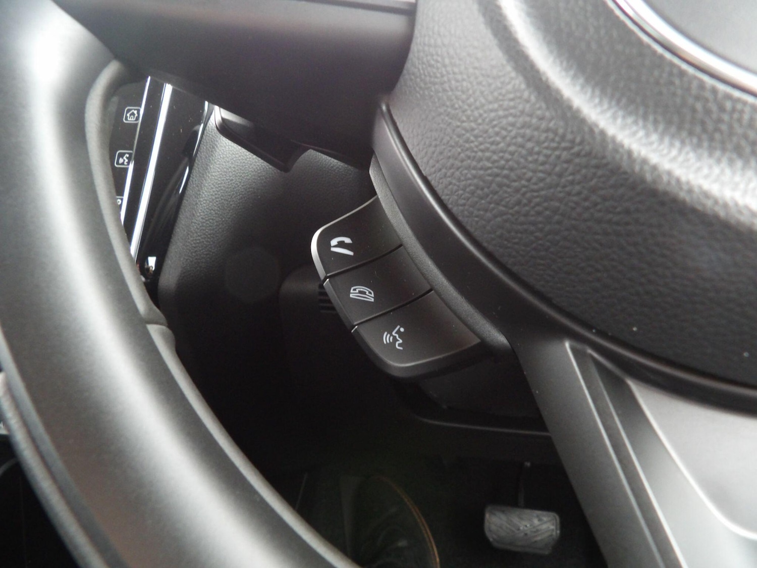 Used Suzuki Swift 2024 for sale - 76671250: Photo 30