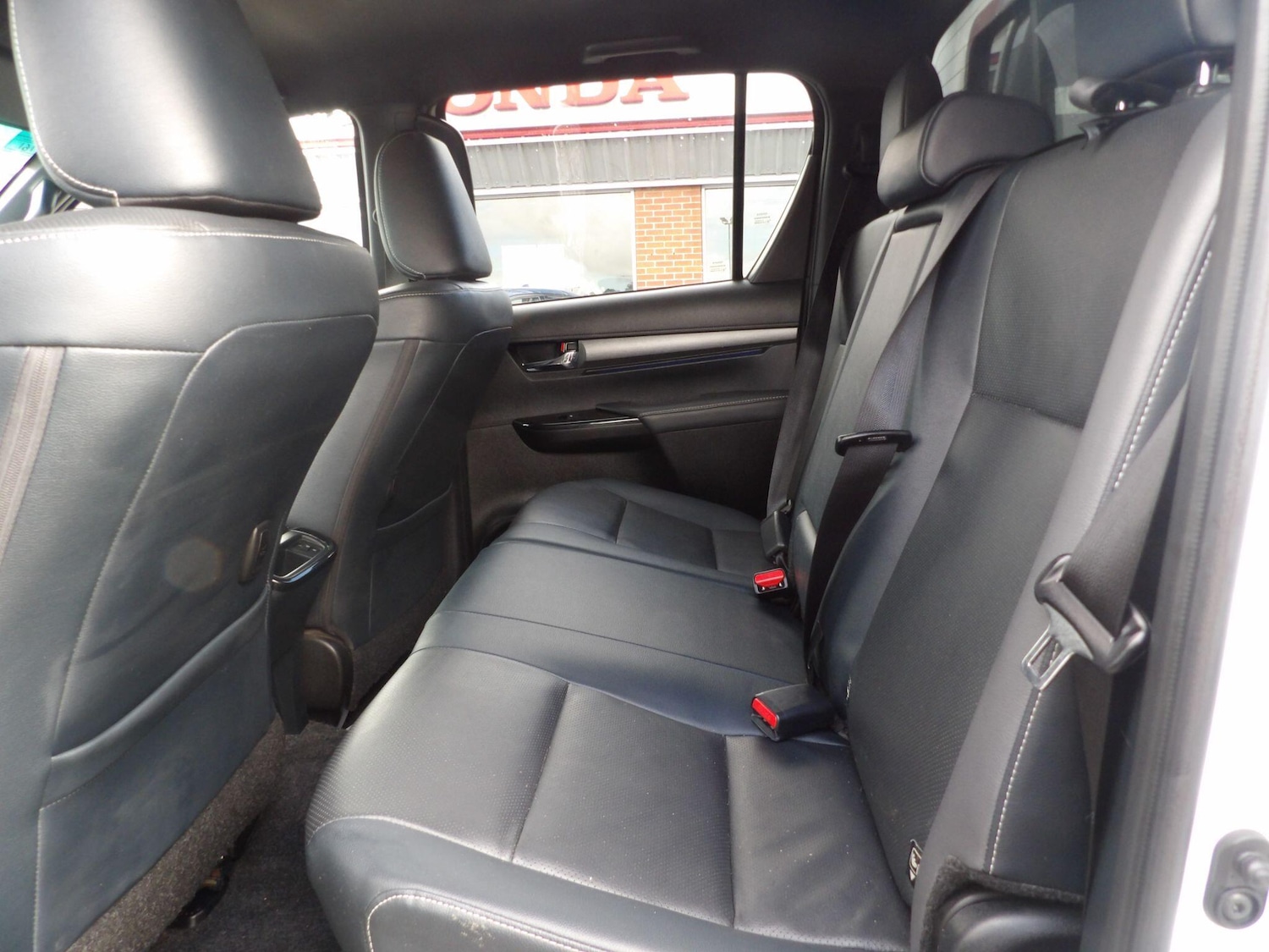 Used Toyota Hilux 2023 for sale - 76457652: Photo 15