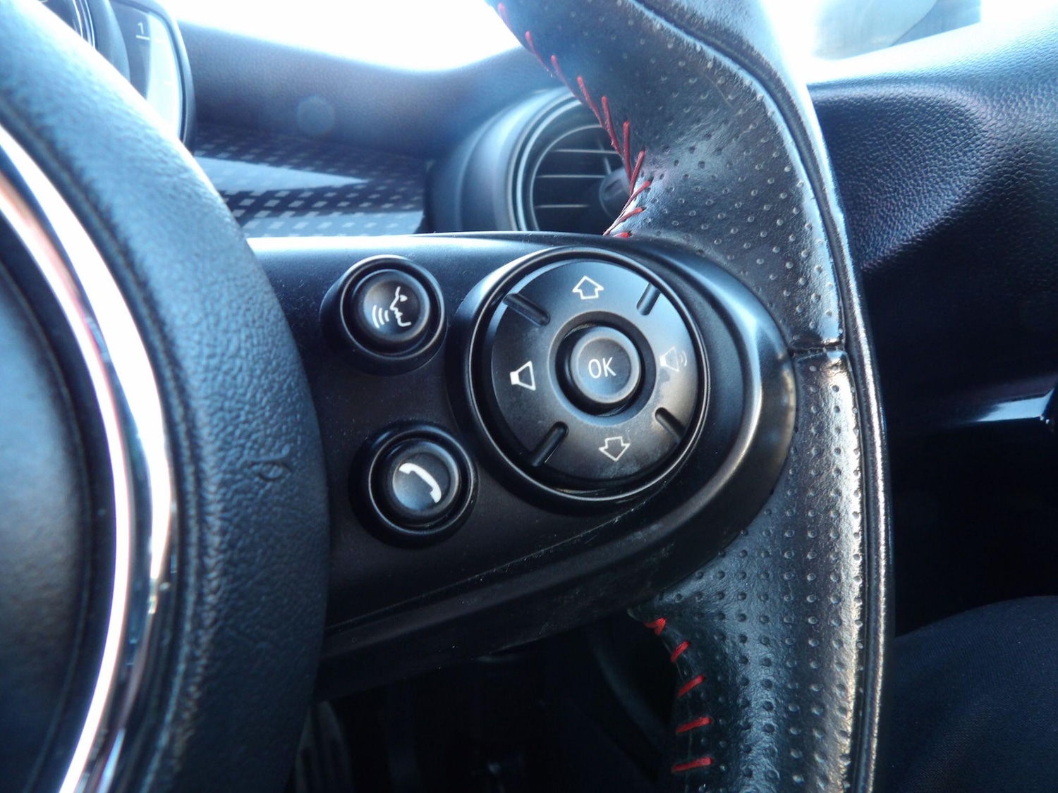 Used MINI Convertible 2019 for sale - 77143657: Photo 13