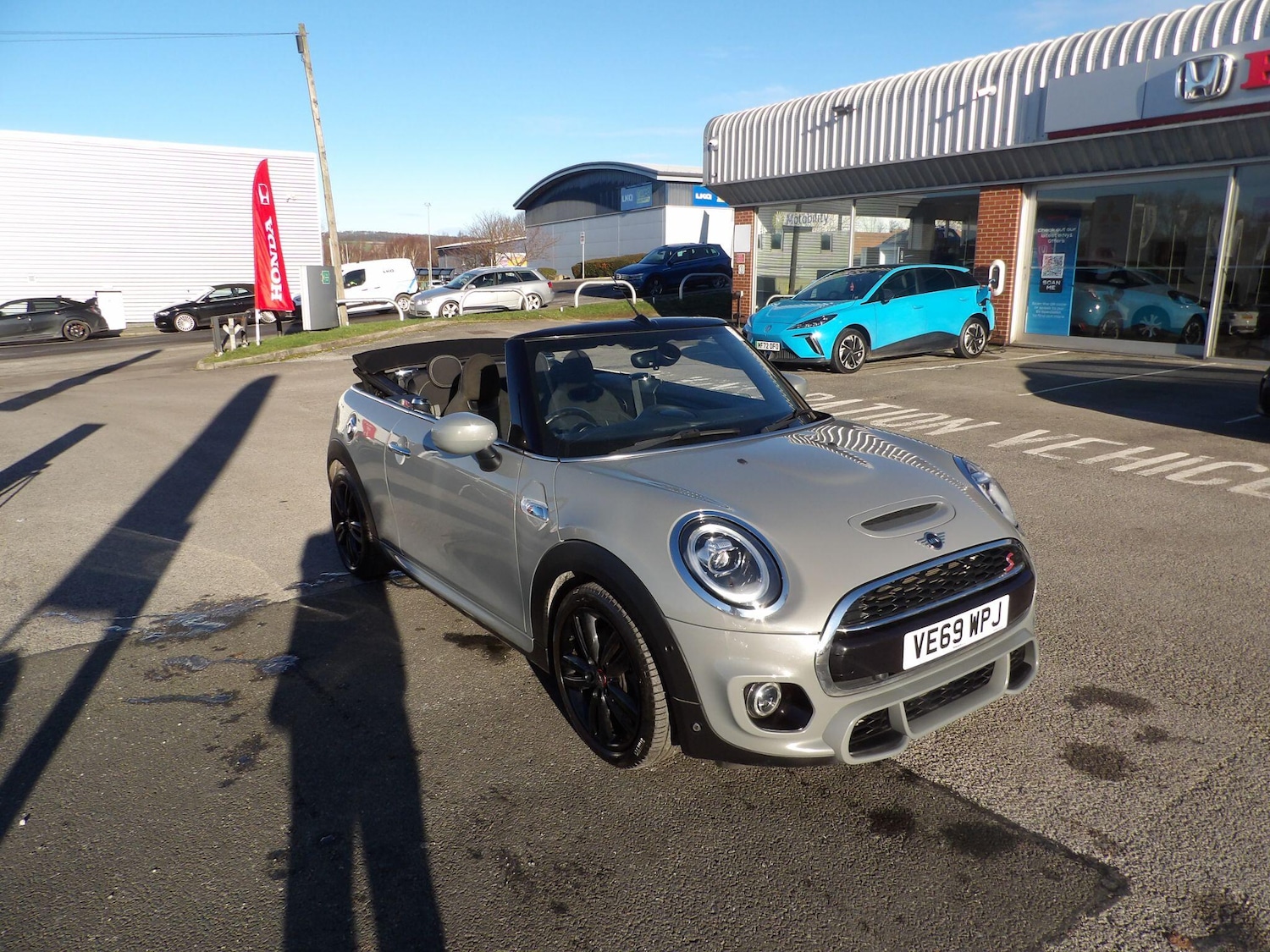Used MINI Convertible 2019 for sale - 77143657: Photo 5